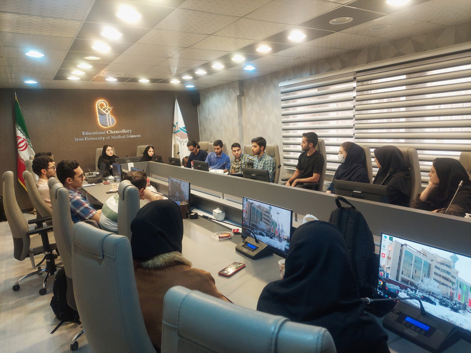 از گروهی ۴ نفره تا جمعی ۱۲۰ نفره.. روایت شکل‌گیری خانواده همتایان دانشگاه ایران